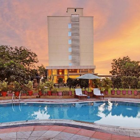 Temple Tree Hotel Ширди Экстерьер фото